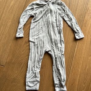 Kyte baby grey zipper romper